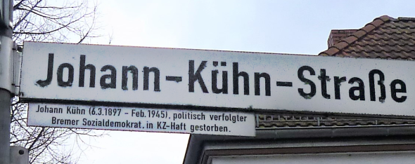In der Johann-Kühn-Straße erinnern 3 Stolpersteine an Hermann, Rachela und Fanny Littmann. Ein Stolperstein für Johann Kühn wird an der Gröpelinger Heerstraße aufgesucht.
